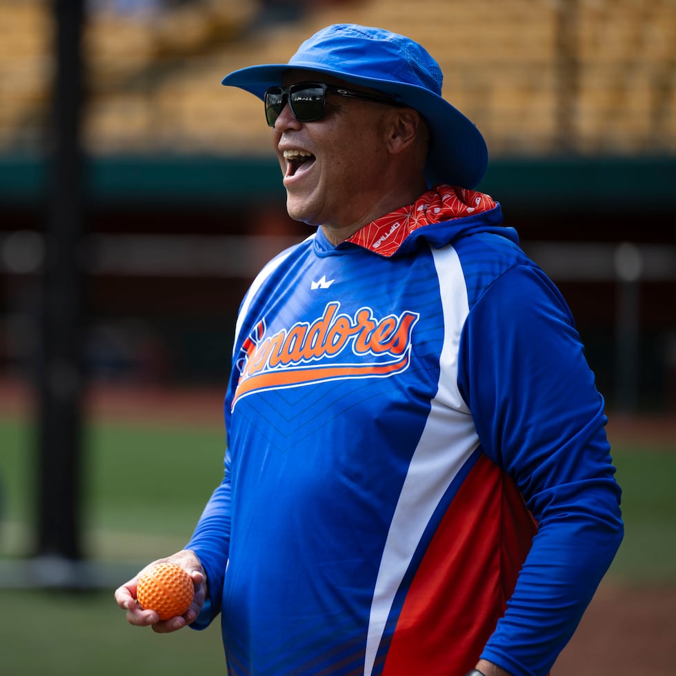 Carmelo Martínez se desempeña actualmente como instructor de bateo de los Senadores de San Juan en el béisbol invernal.