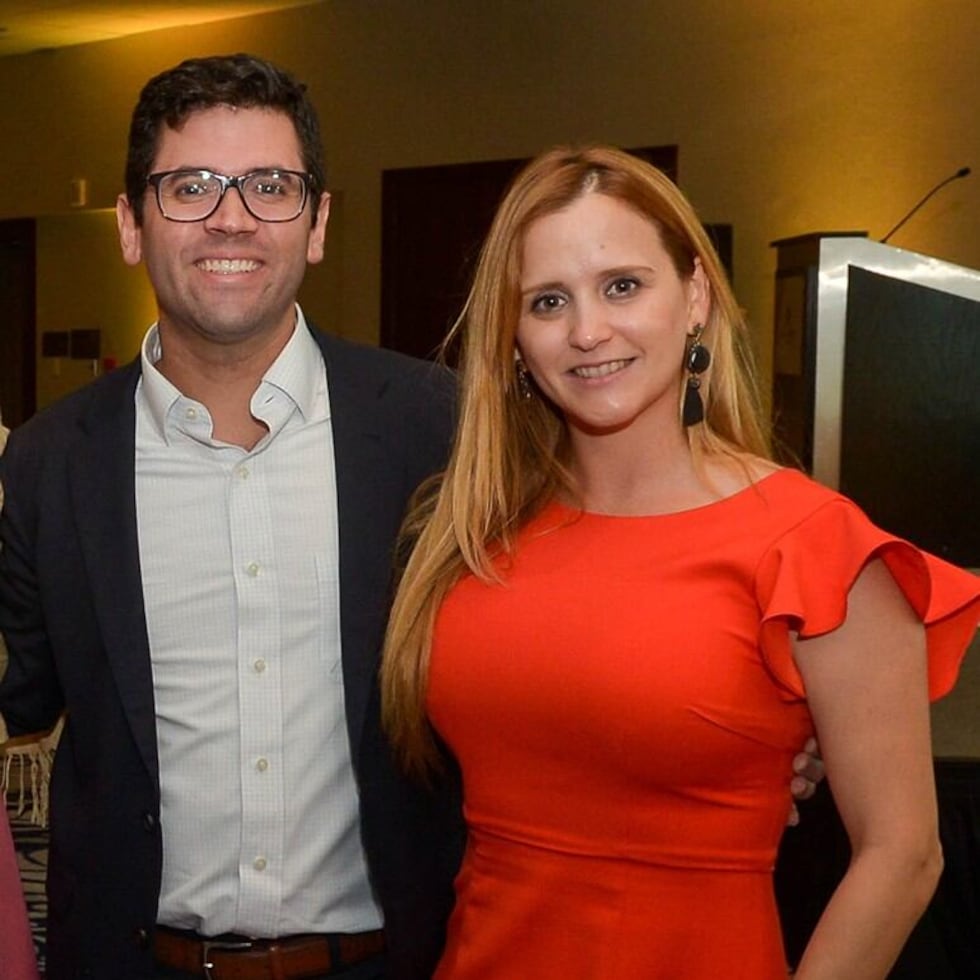 In the image Gian Carlo Piovanetti and his wife, Carla Michelle López Arroyo, sued by Popular's private equity fund.