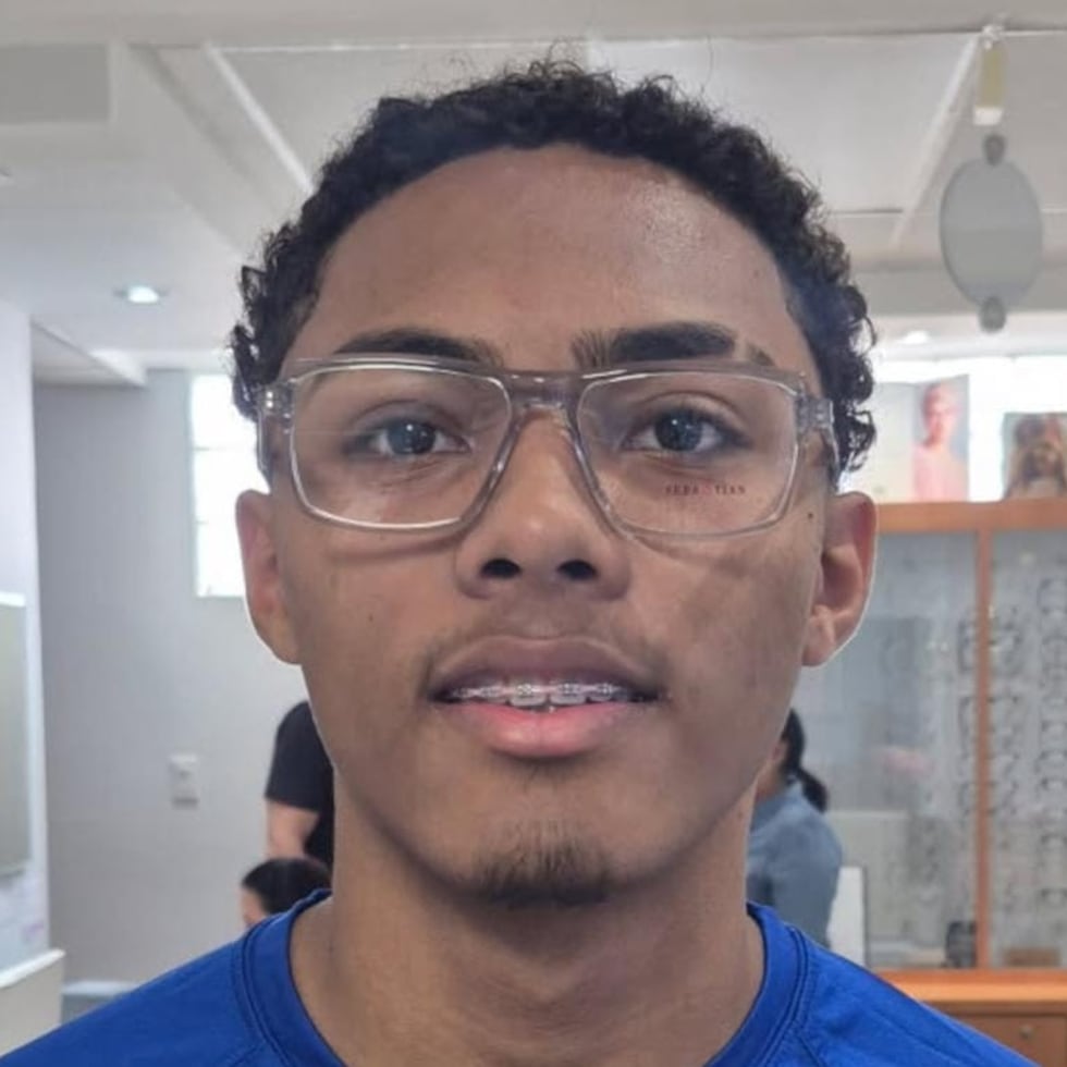 Sergio Andrés Westerband González fue reportado como desaparecido por la trabajadora social del Departamento de la Familia que mantiene su caso. Según indicó, el joven asistió a una cita médica en el hospital Metro Pavía de Arecibo, y luego abandonó las instalaciones con rumbo incierto.