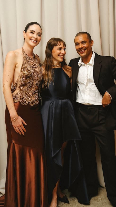 Estefanía Soto, Elodie Thellier e Ismael Cruz Córdova
