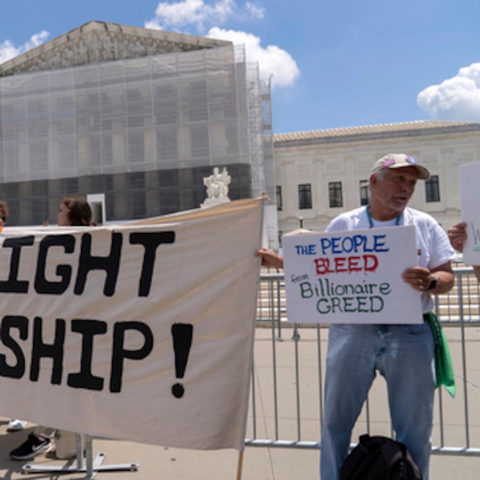 La orden ejecutiva de Donald Trump, declarada ya inconstitucional por un juez federal y una corte de apelaciones, pretende modificar la interpretación actual de la Enmienda 14 de la Constitución de Estados Unidos.