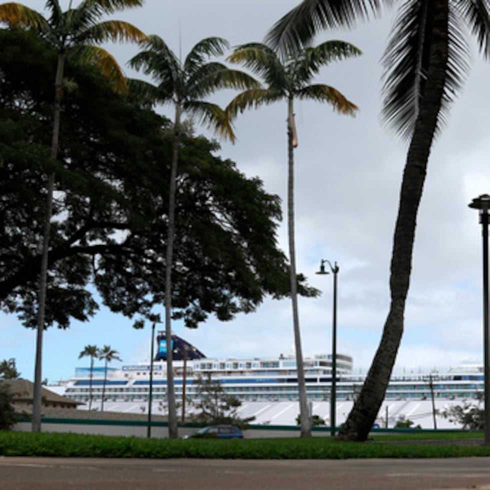 El gravamen aumenta las tarifas en las estancias de habitaciones de hotel y alquileres vacacionales, pero también impone un nuevo impuesto del 11% sobre las tarifas brutas pagadas por los pasajeros de cruceros.