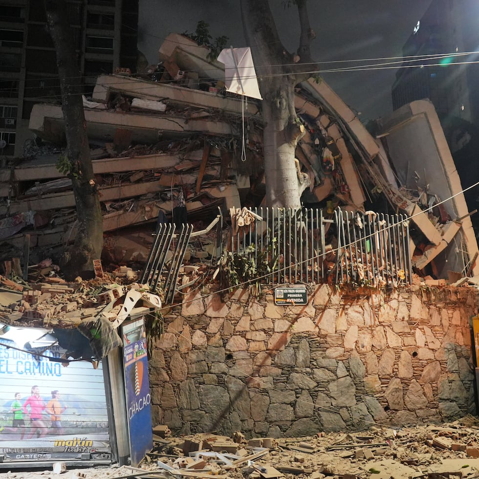 Un edificio colapsado tras un terremoto en Caracas, Venezuela.