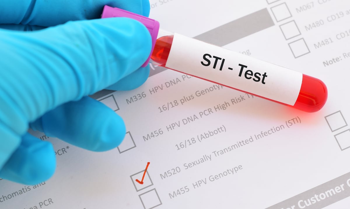 Expertos alertan sobre aumento de infecciones de transmisión sexual en jóvenes de Puerto Rico
