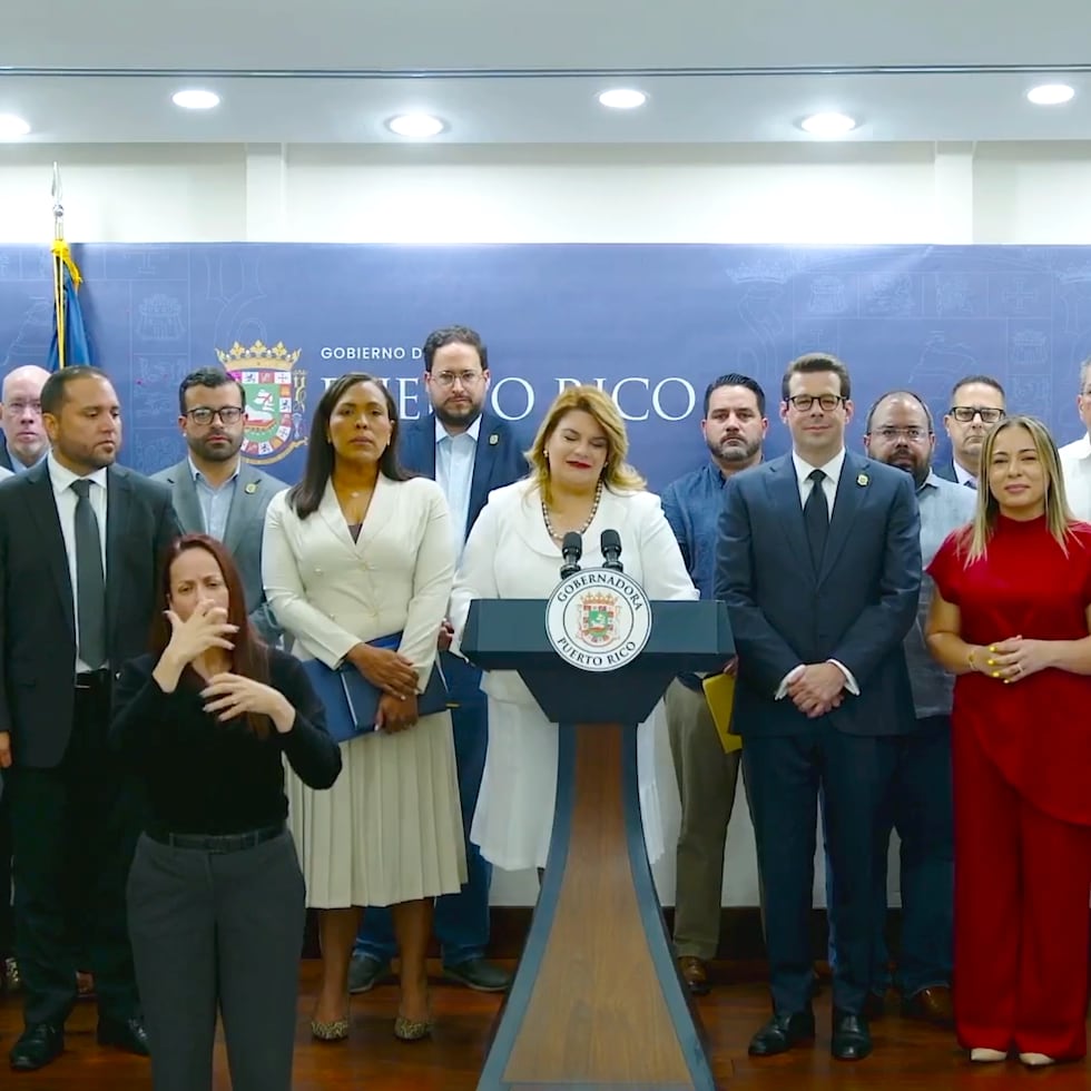 La gobernadora Jenniffer González confirmó, el 21 de julio de 2026, la salida de su administración del secretario de la Gobernación y director ejecutivo de la Autoridad de Asesoría Financiera y Agencia Fiscal (Aafaf), Francisco Domenech, y de la subsecretaria de la Gobernación, Itza García.