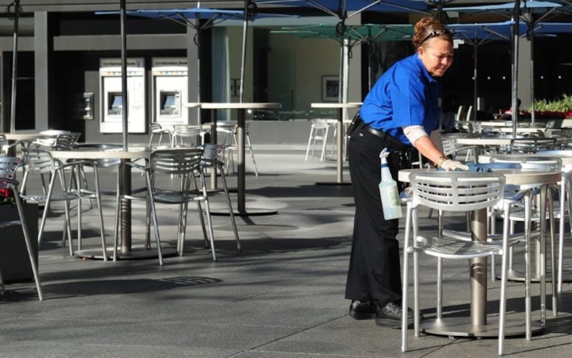 El aumento del salario mínimo es parte de un esfuerzo este año por los legisladores demócratas para ayudar a los pobres.