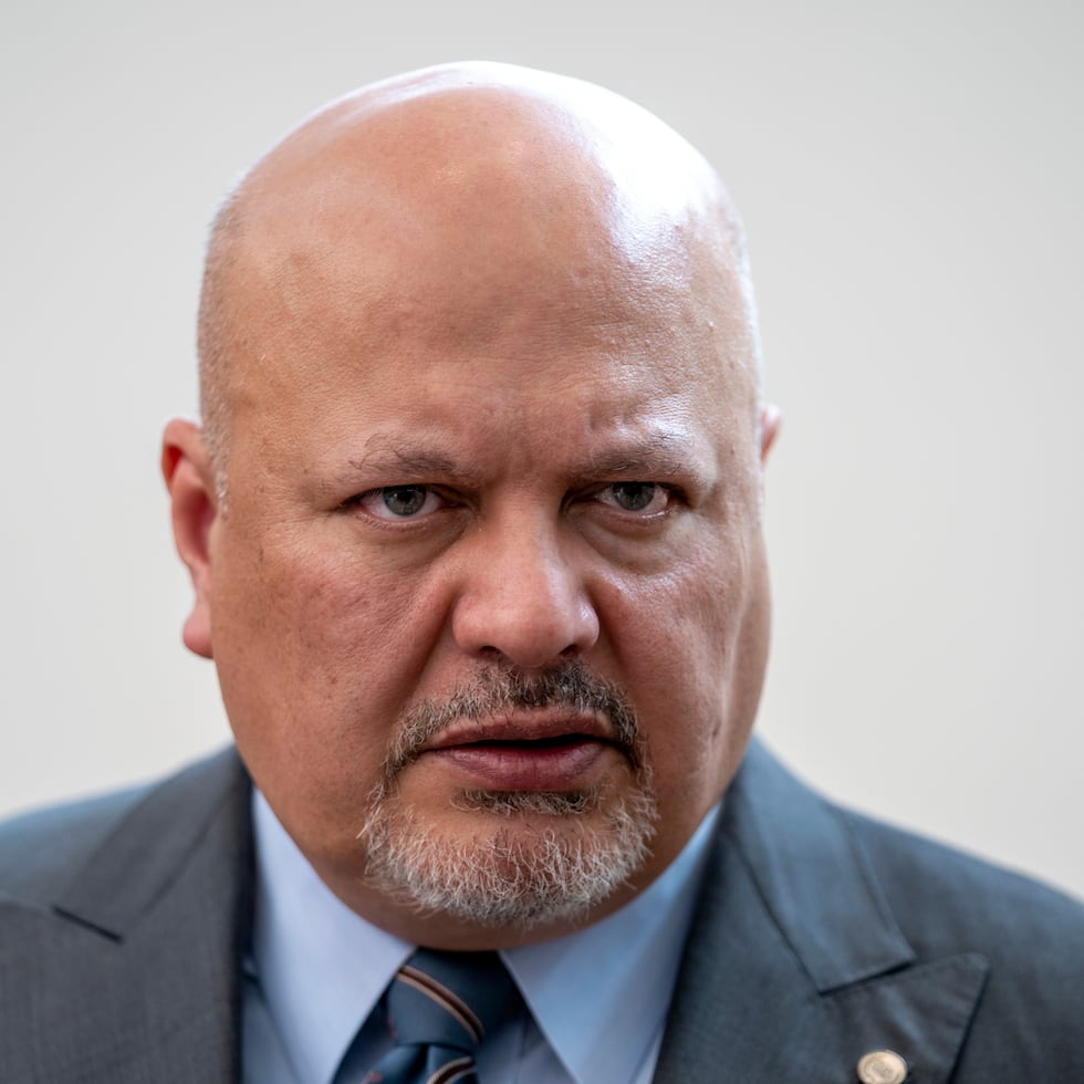 Karim Khan, jefe de fiscales de la Corte Penal Internacional fue destituido de su cargo el viernes