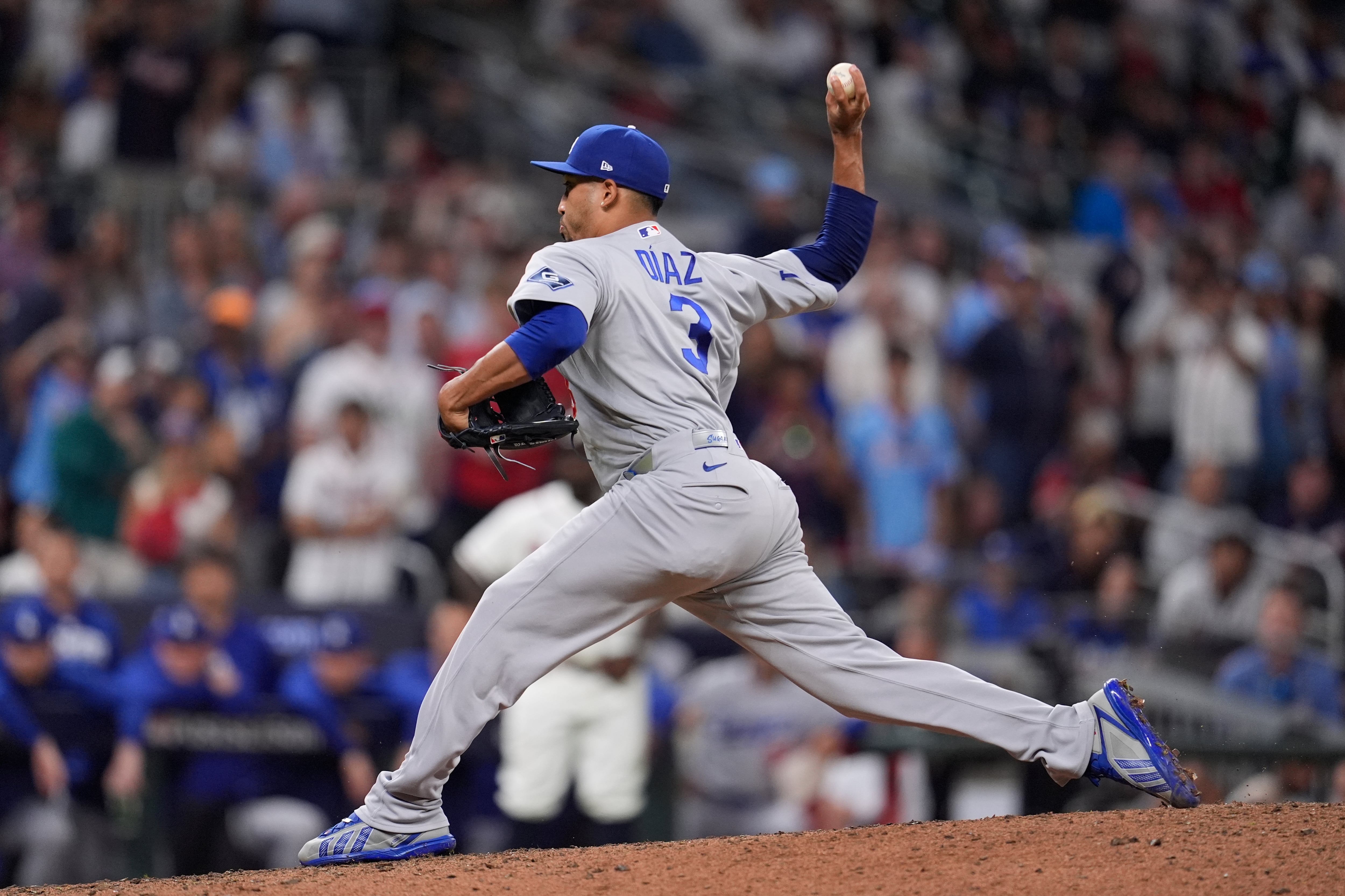 ¡Sugar para los Braves! Edwin Díaz vuelve a salvar en la novena y los Dodgers eliminan a Atlanta