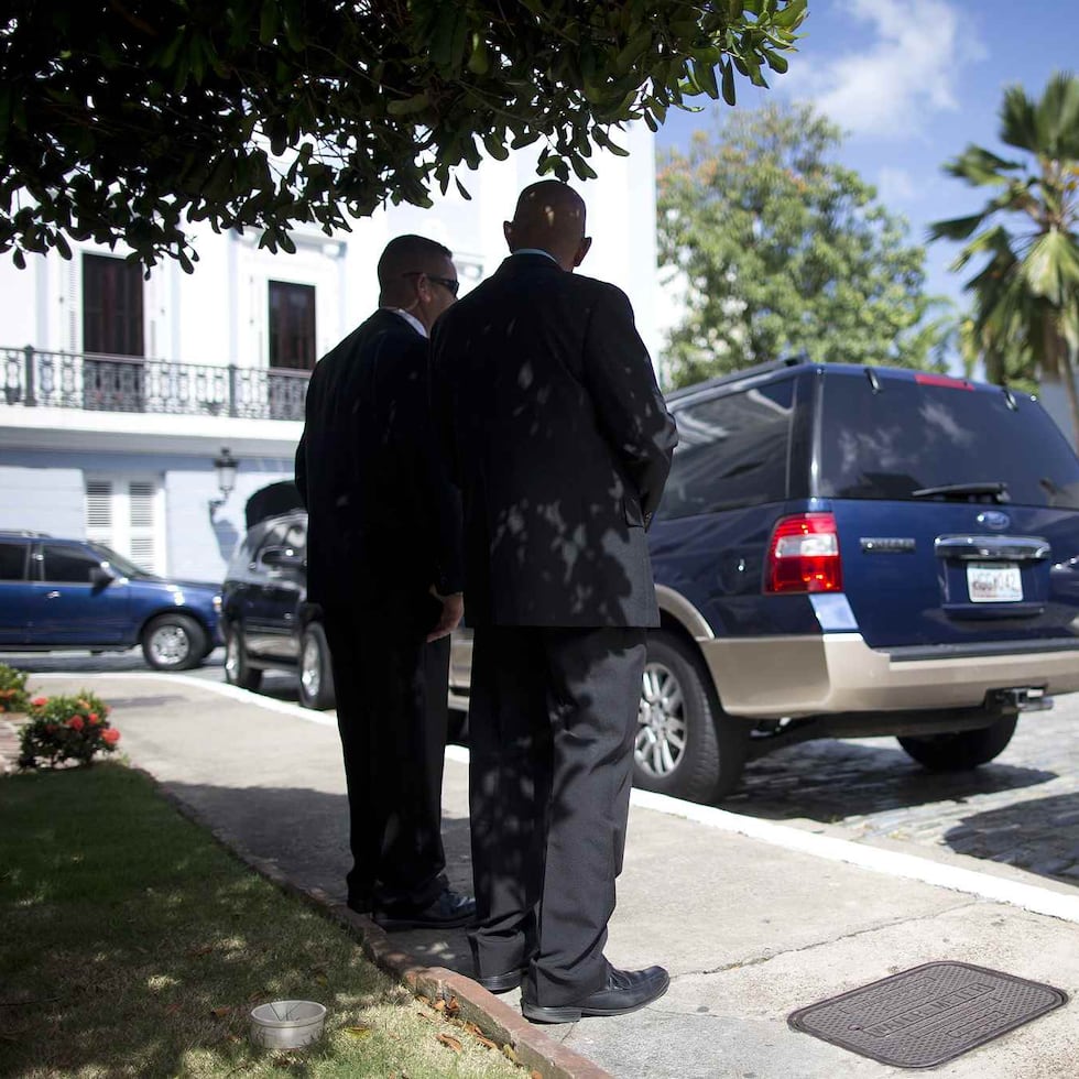 The four former governors who currently have escorts cannot be removed because the Puerto Rico Supreme Court determined that the service is "a constitutionally guaranteed vested benefit".