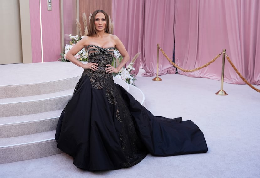Jennifer López a su llegada al estreno de la película "Office Romance".