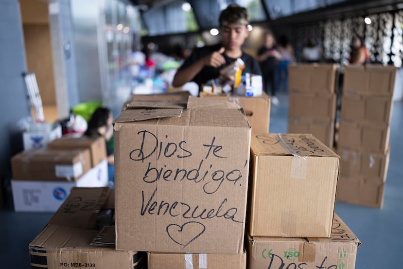 La mayoría de las cajas empacadas tenían el mensaje "Dios te bendiga Venezuela".