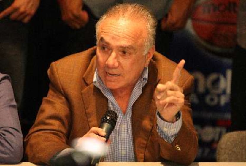 La gerencia de los Mets, encabezada por su apoderado Edwin Loubriel (arriba), no ofreció detalles ayer sobre el posible cambio que llevaría a Ángel Daniel Vassallo a Guaynabo. <font color="yellow">(Primera Hora / José L. Cruz Candelaria )</font>