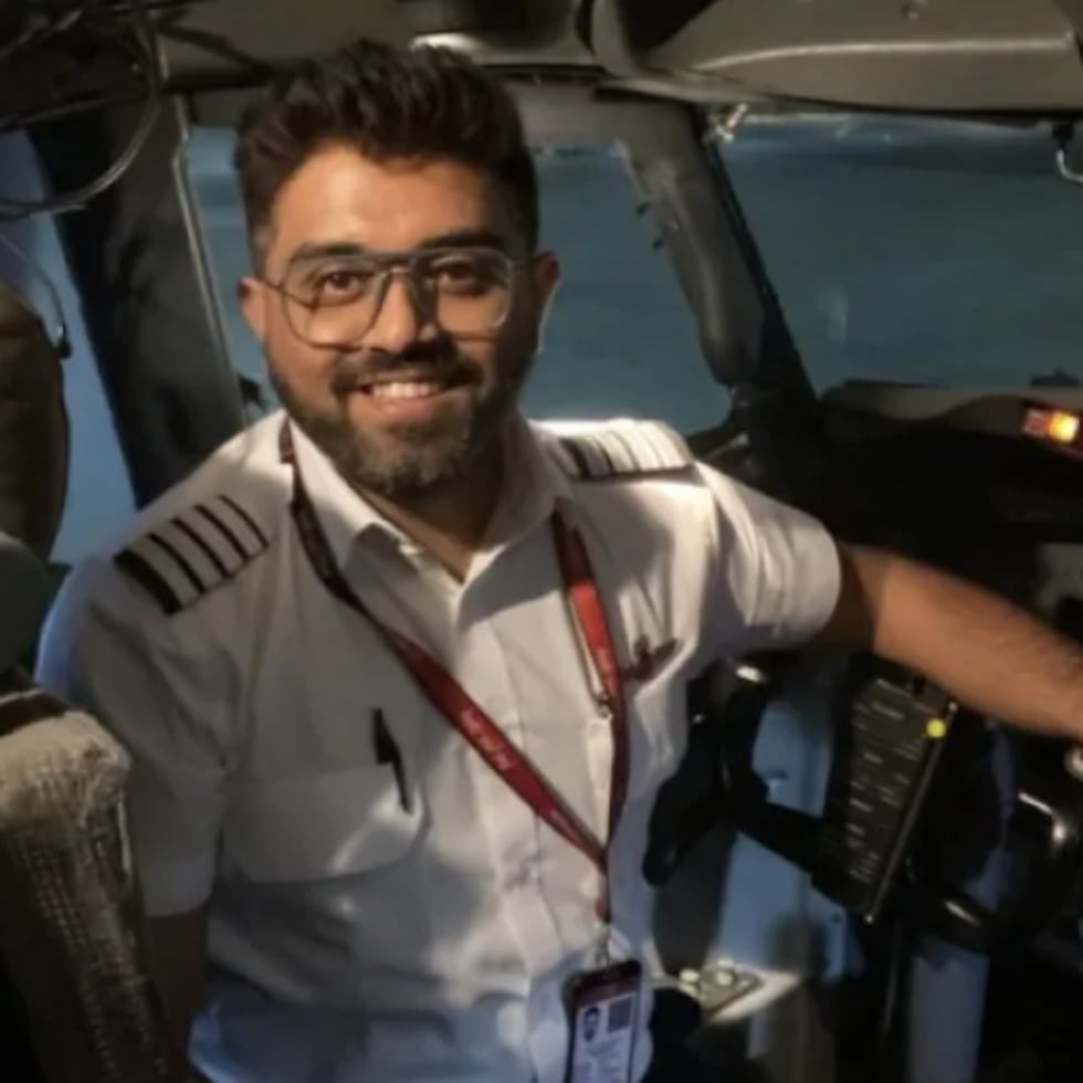 Según las autoridades, el piloto se encuentra estable.