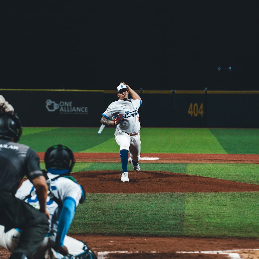 Edwin Rivera lanzó cuatro entradas de labor, permitiendo solo dos hits y una carrera limpia.