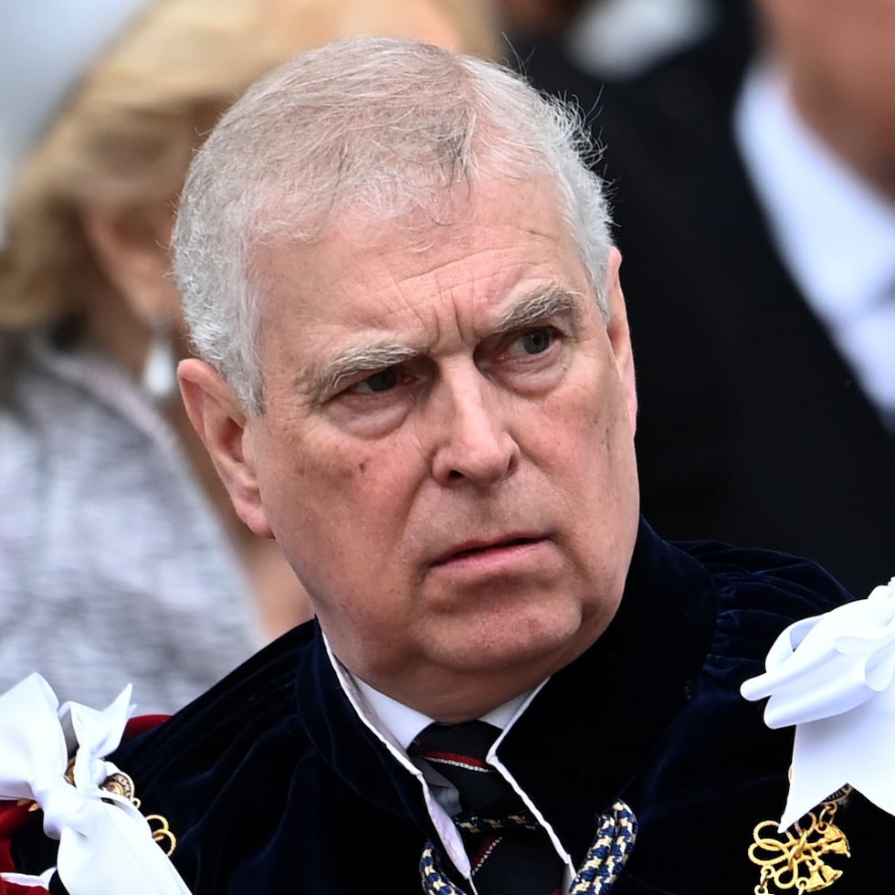 El rey anunció el 31 de octubre que le retiraba los títulos a su hermano y lo desalojaba de su residencia real por su relación con el delincuente sexual Jeffrey Epstein.