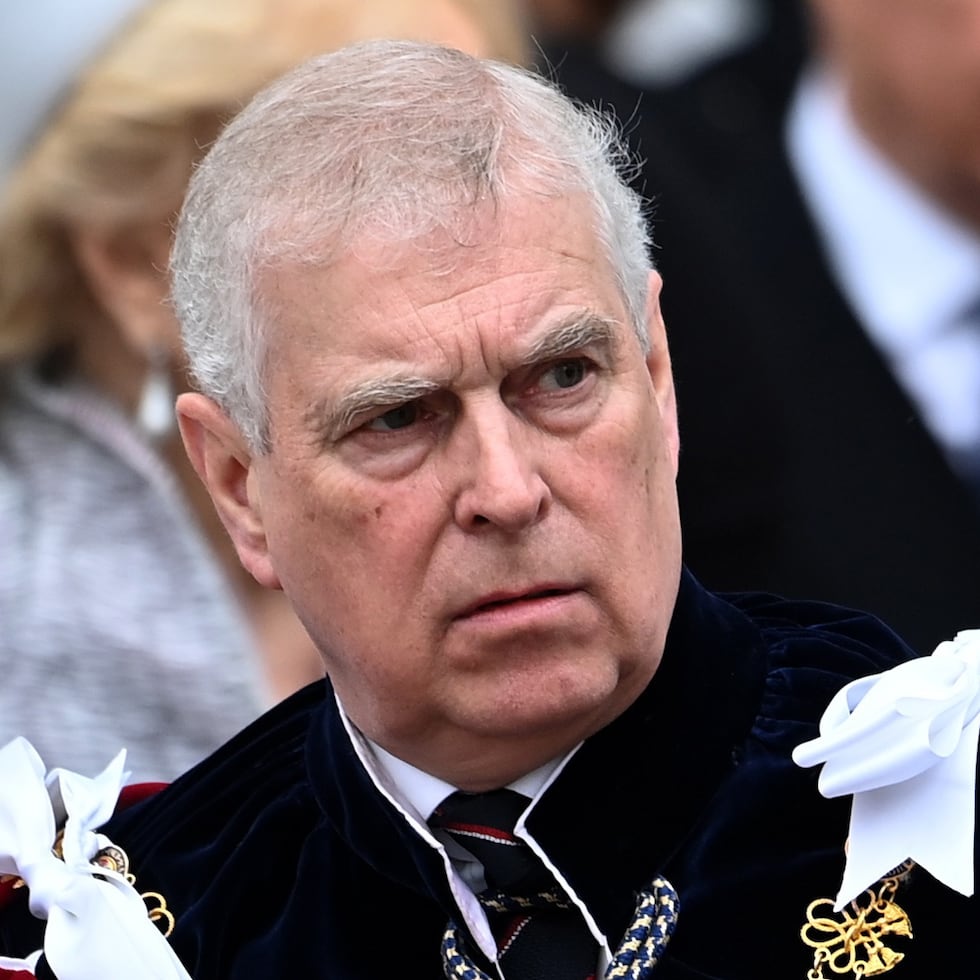 Andrew Mountbatten-Windsor, hermano del rey Carlos III, es un hombre “grosero y arrogante”, que se cree “con derecho a todo”, dijo este martes el secretario de Estado de Comercio británico, Chris Bryant.