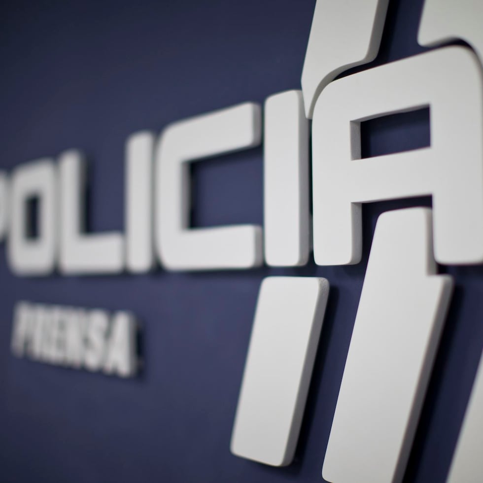 Agentes de la División de Homicidios del Cuerpo de Investigaciones Criminales (CIC) de Ponce.