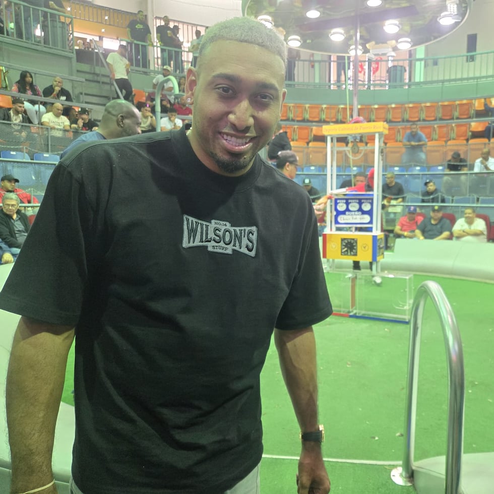 Edwin "Sugar" Díaz aprovechó el día libre de Puerto Rico en el Clásico Mundial para despejarse en uno de sus pasatiempos: los gallos.