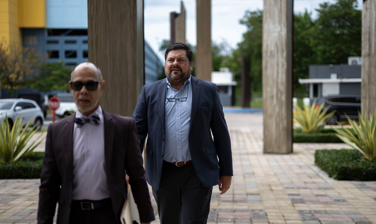 Permaneció menos de 15 minutos: Carlos Mellado comparece ante Justicia en medio de pesquisa sobre declaración jurada