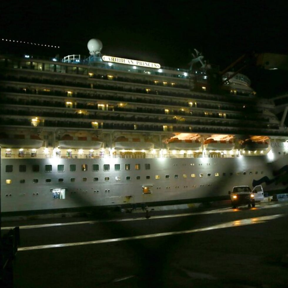 El crucero Caribbean Princess, con 3,367 pasajeros y 1,346 tripulantes, arribó al puerto America Cove ayer, viernes, a las 9:00 a.m., procedente de Puerto Rico.