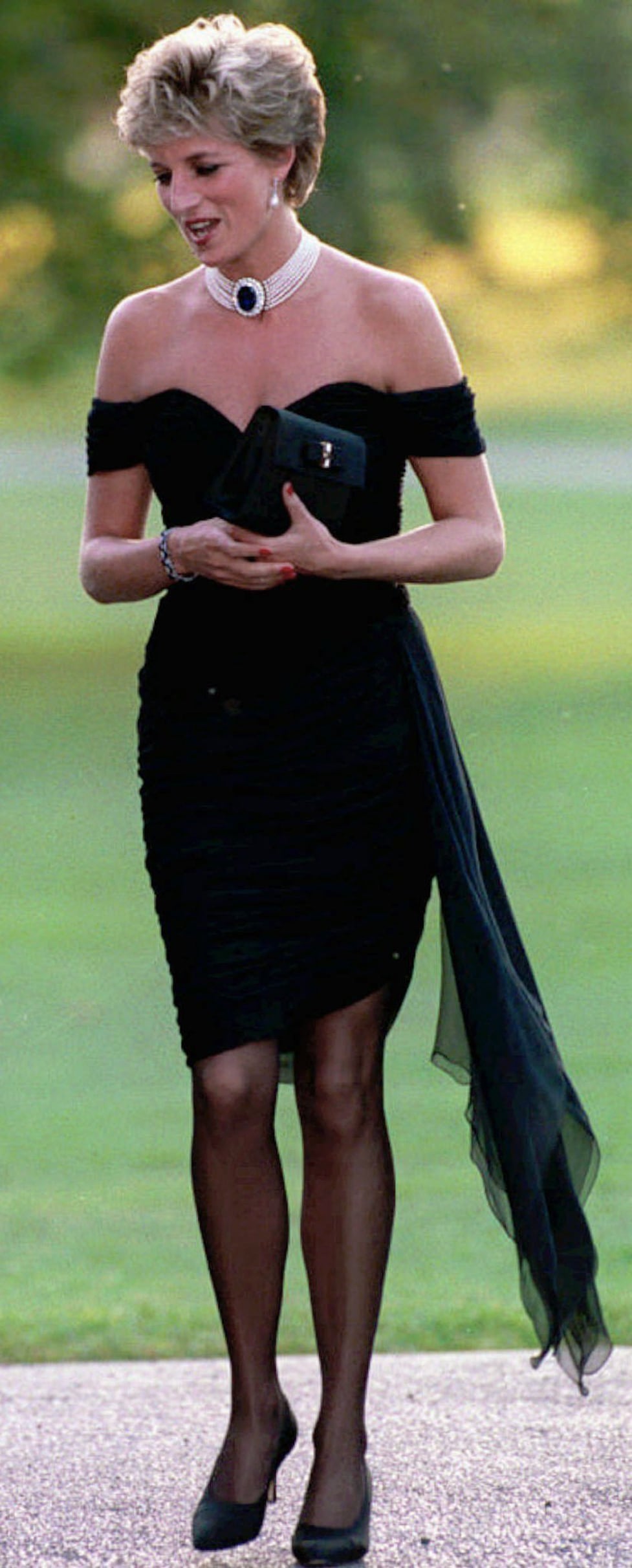 El “revenge dress” de la princesa Diana podría alcanzar una cifra inesperada