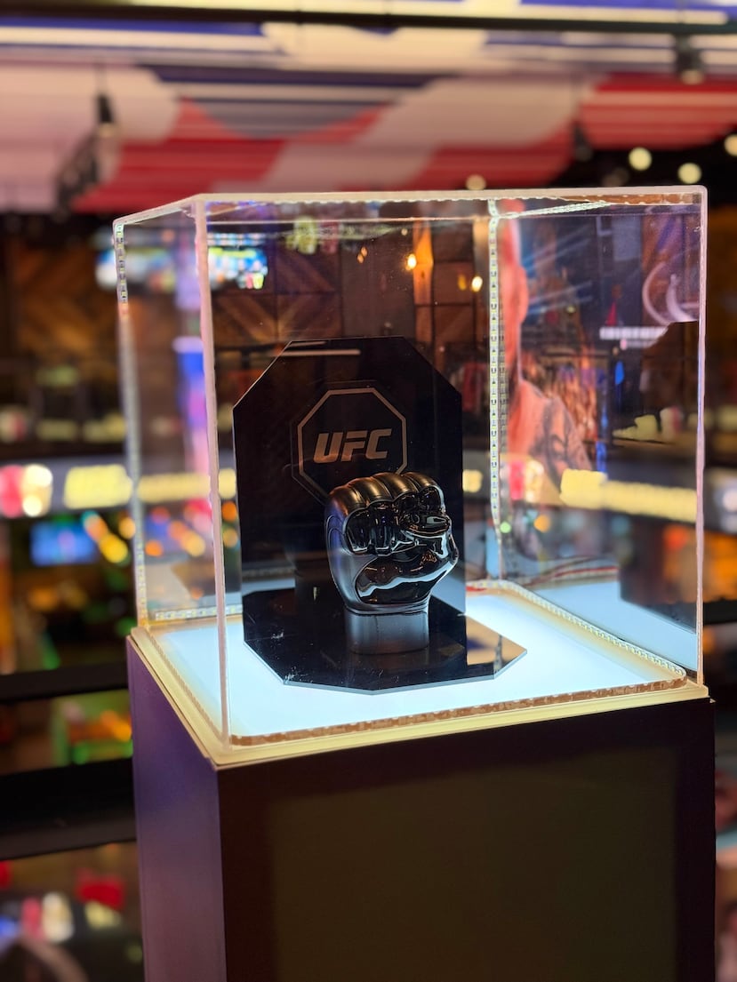 La UFC, máximo símbolo de tenacidad, determinación y excelencia en los deportes de combate, canaliza ahora su energía inigualable en una colección de fragancias revolucionaria.