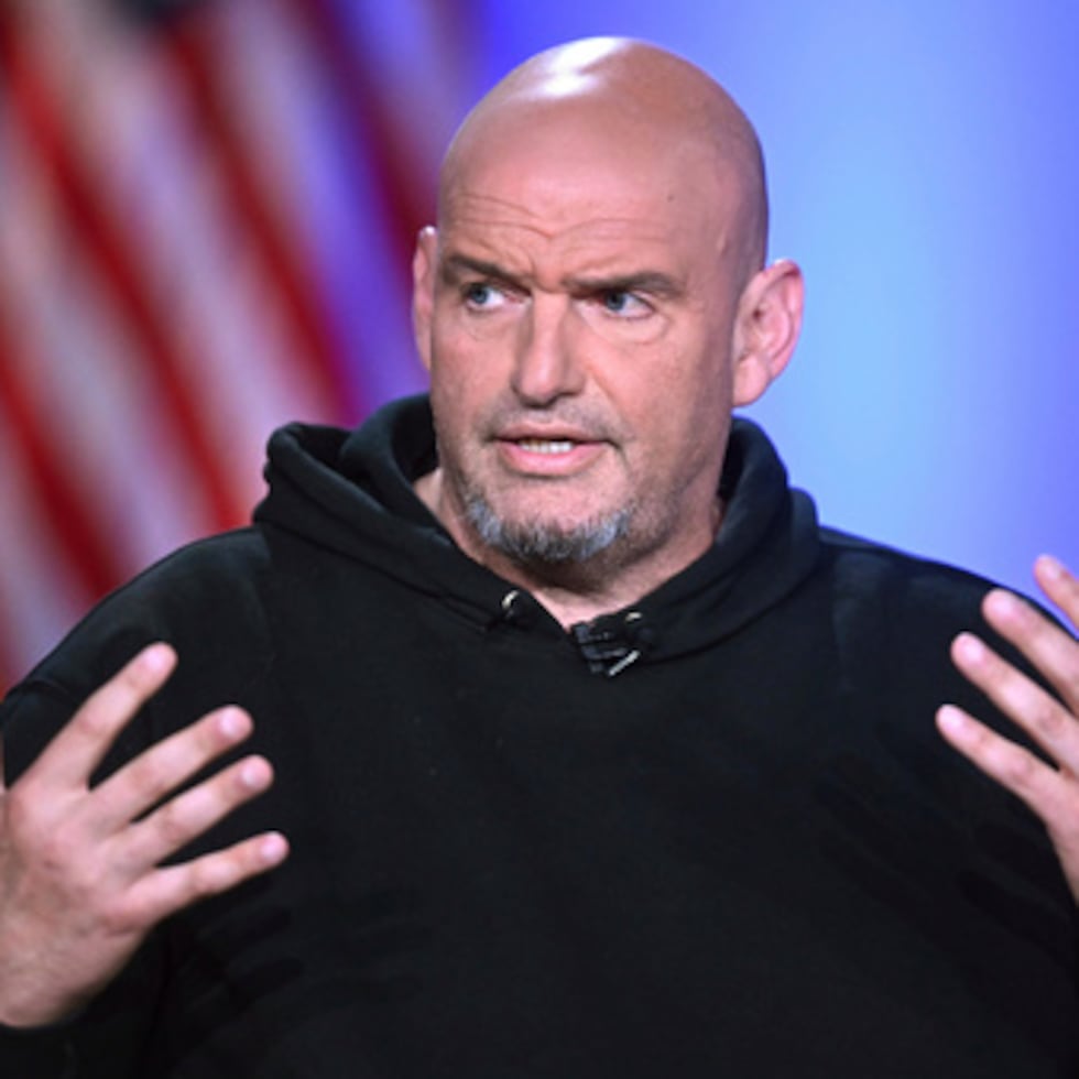 El senador de Estados Unidos, John Fetterman, tuvo lo que su oficina dice que fue un “ataque de fibrilación ventricular”.