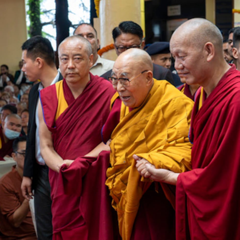 Su nominación seguía los pasos del artista musical Lama Tashi, quien en 2006, con su candidatura por ‘Tibetan Master Chants’, se convirtió en el primer monje tibetano en recibir una nominación a los premios más prestigiosos de la música.