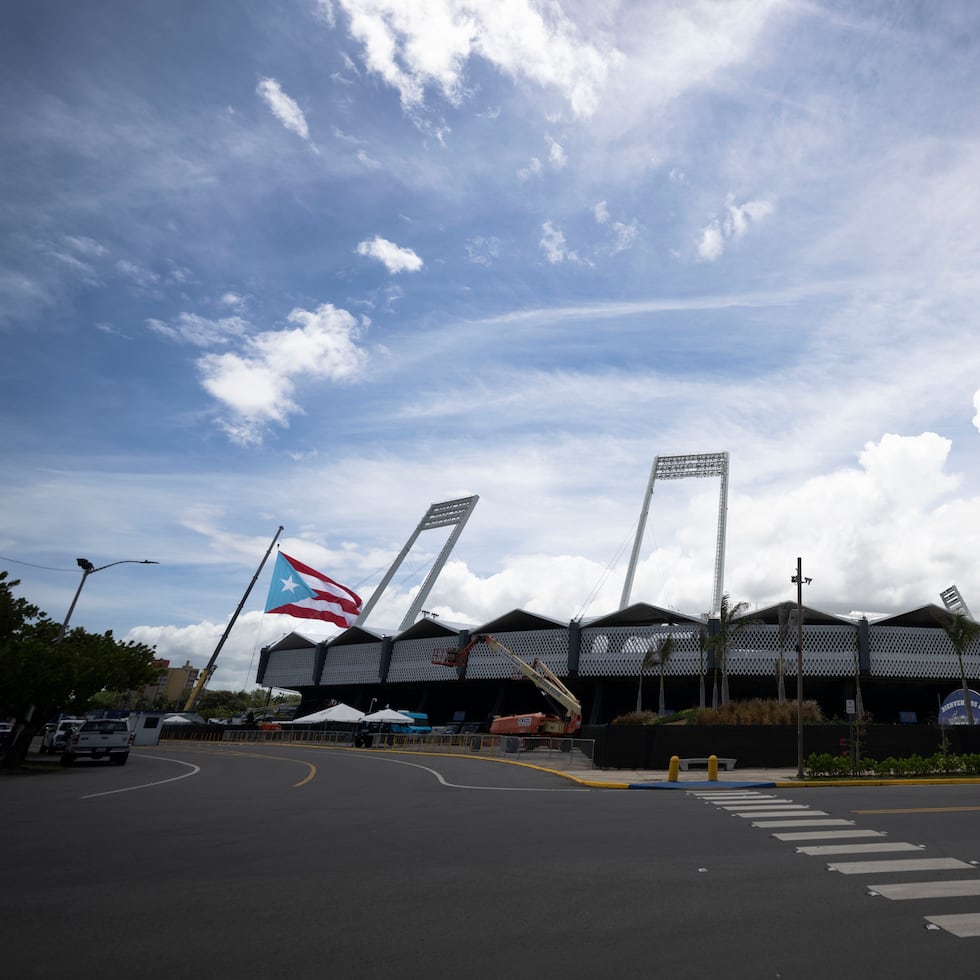Vista del Estadio Hiram Bithorn, en San Juan, que será escenario del histórico encuentro de fútbol americano universitario el 16 de diciembre.