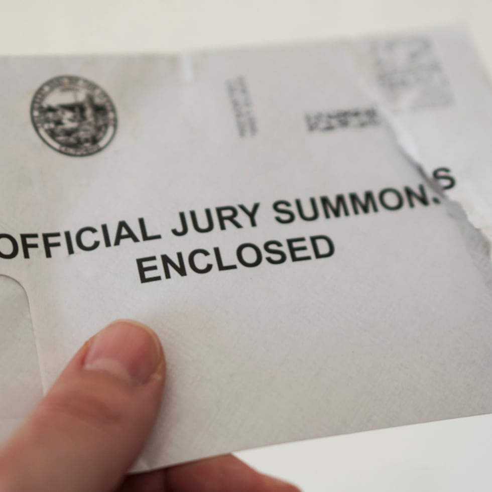 Ejemplo de una carta oficial con notificación a posible jurado.