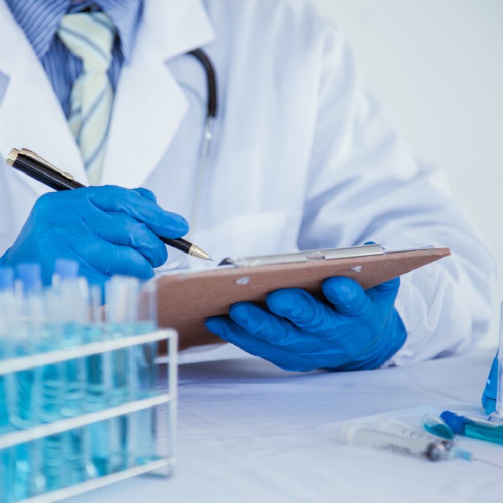 Los estudios clínicos buscan probar la seguridad y efectividad de una variedad de tratamientos médicos en distintos sectores de la población.