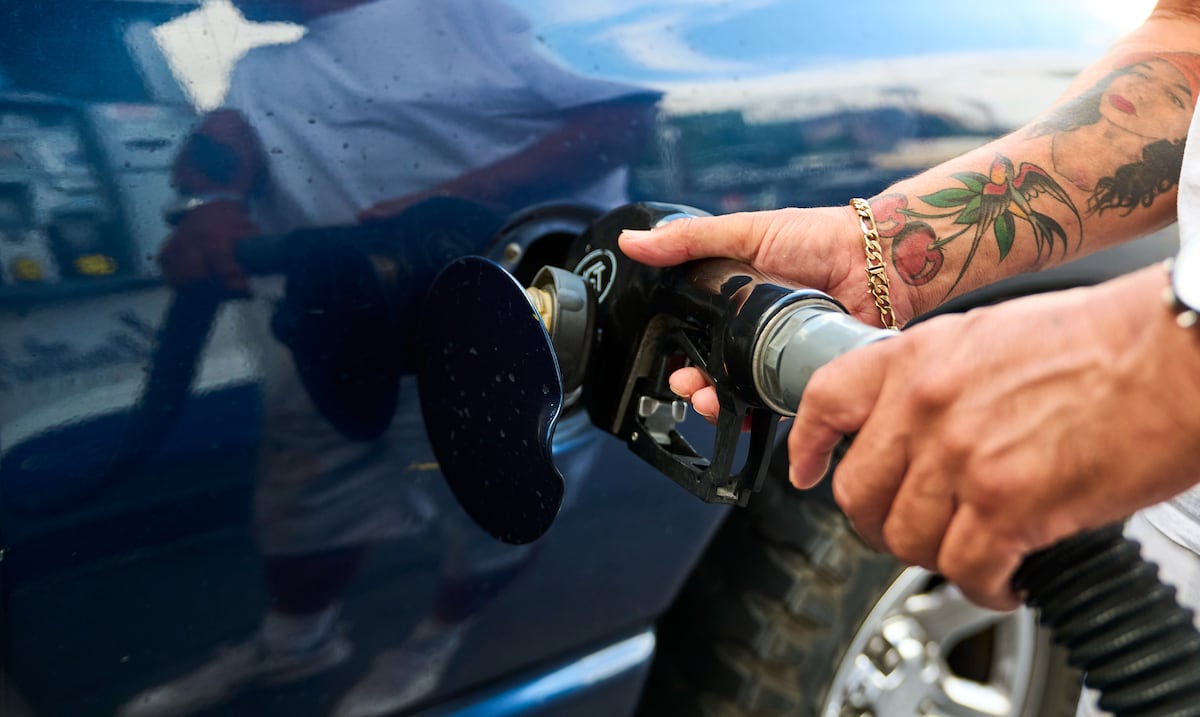 El tráfico y la tensión en Oriente Medio podrían impedir una rápida caída en los precios de gasolina