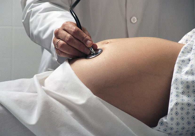 “Pueden nacer bebés ciegos, sordos, con problemas de aprendizaje, quién sabe. Ese es el dilema”, dijo Rullán. (Archivo)