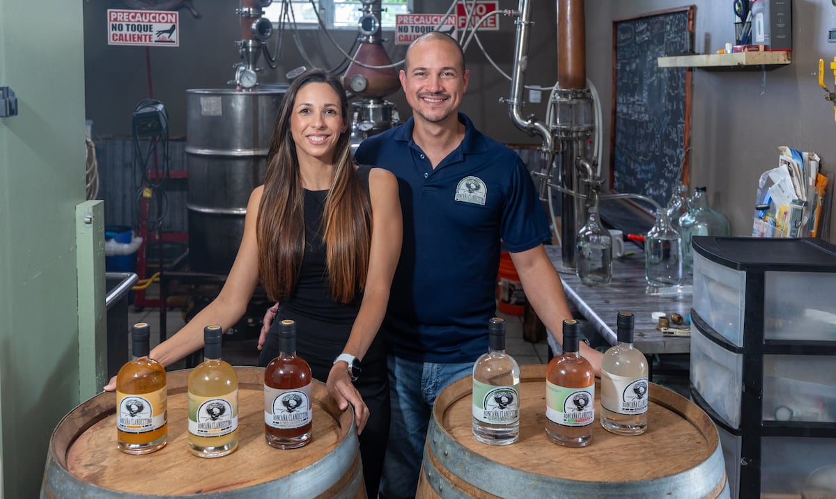 Empresarios en Isabela elaboran whisky netamente puertorriqueño