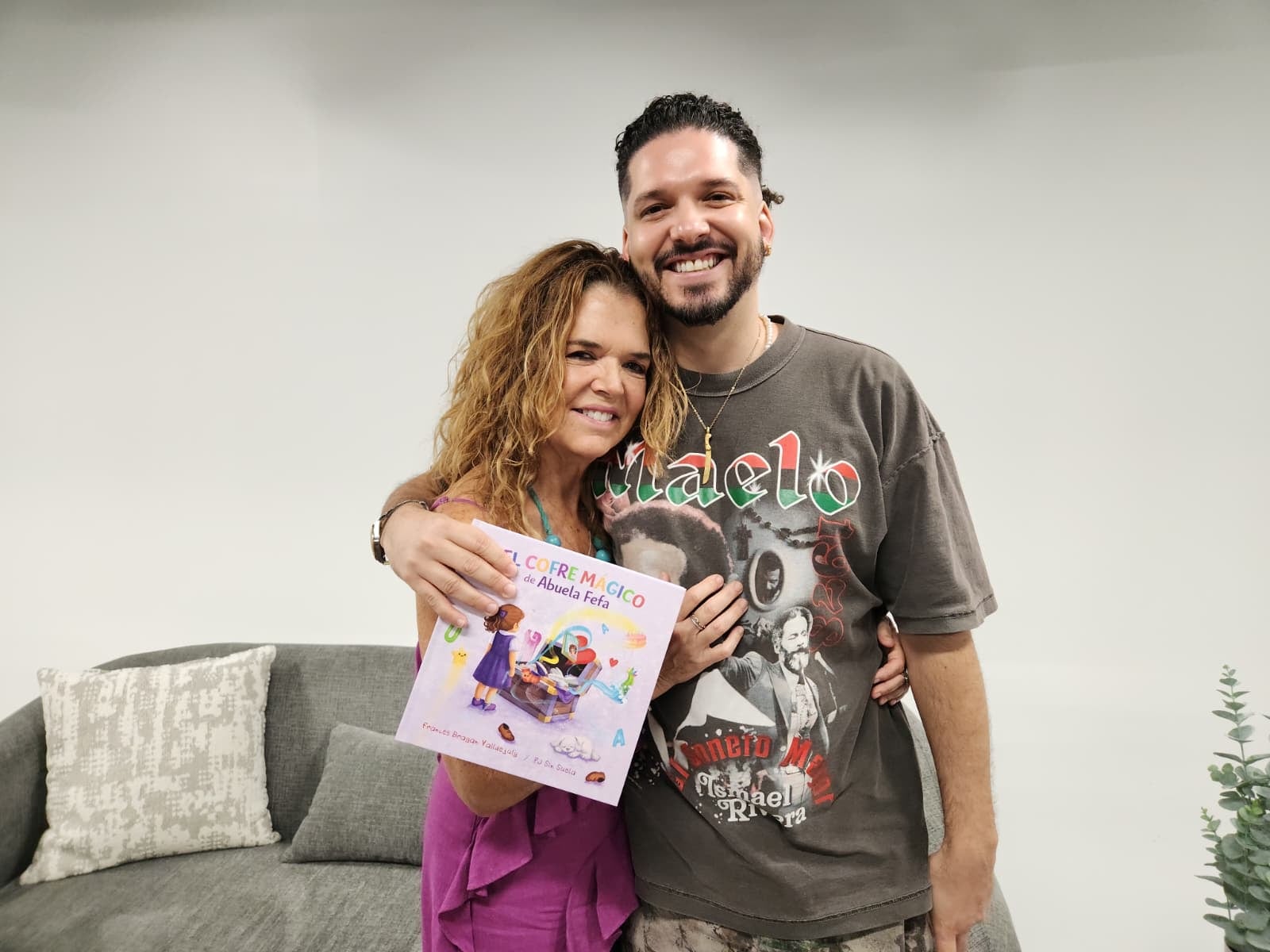 Imagen de la cobertura de: PJ Sin Suela y Frances Bragan presentan un libro infantil en Ponce