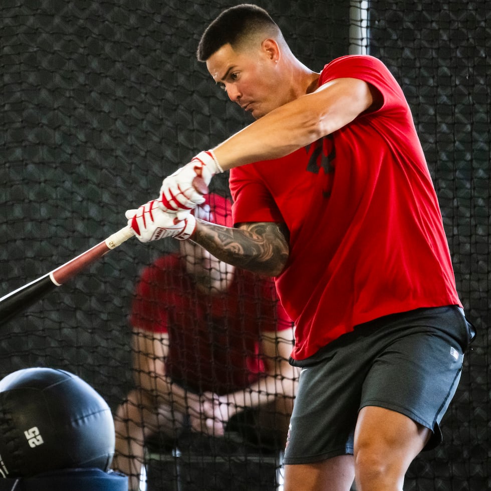 José Miranda fue dejado en libertad por los Twins y pactó un contrato con los Padres.