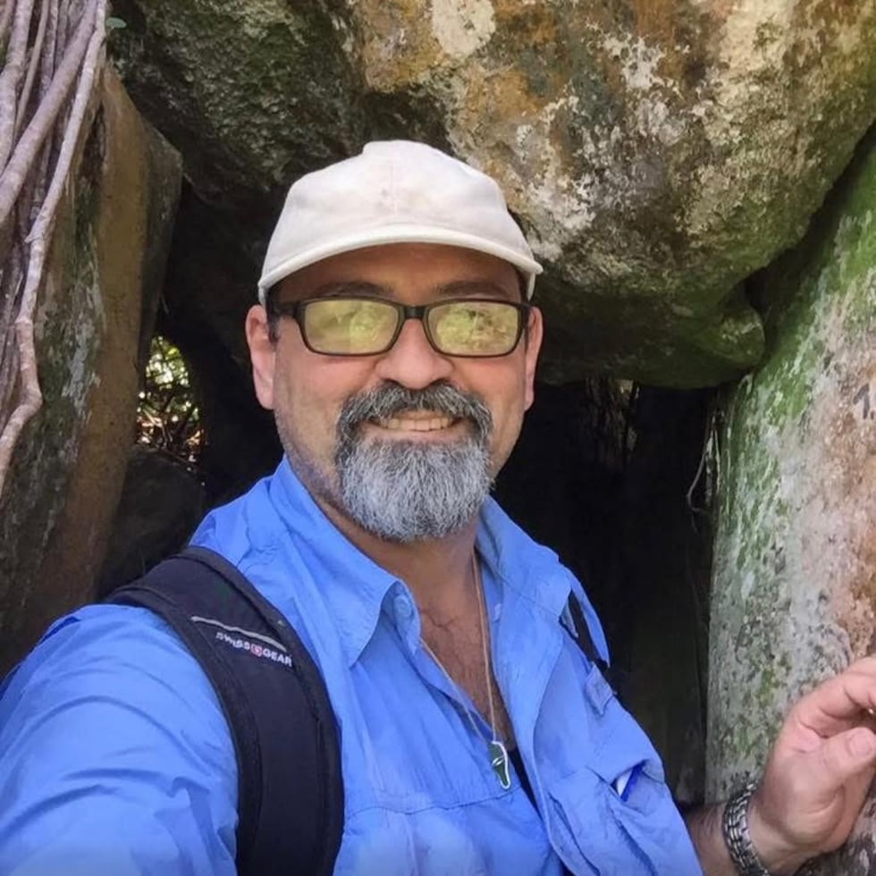 El ecologista y biólogo marino Roberto A. Viqueira Ríos fue asesinado en medio de una disputa vecinal, en Yauco, pero el acusado salió absuelto luego que el juez Ángel Llavona determinó que se probó la legítima defensa.