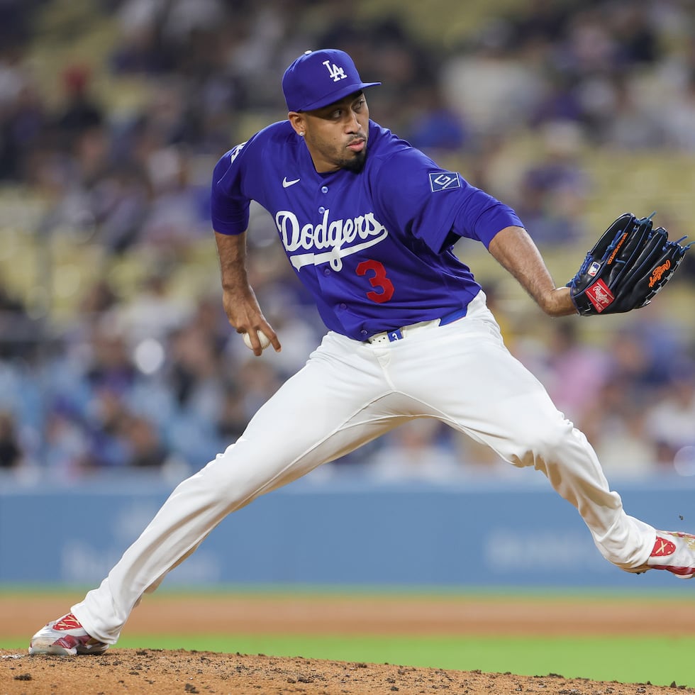 Edwin "Sugar" Díaz, quien ahora jugará para los Dodgers, recibirá $14,000,000 más un bono de $9,000,000.