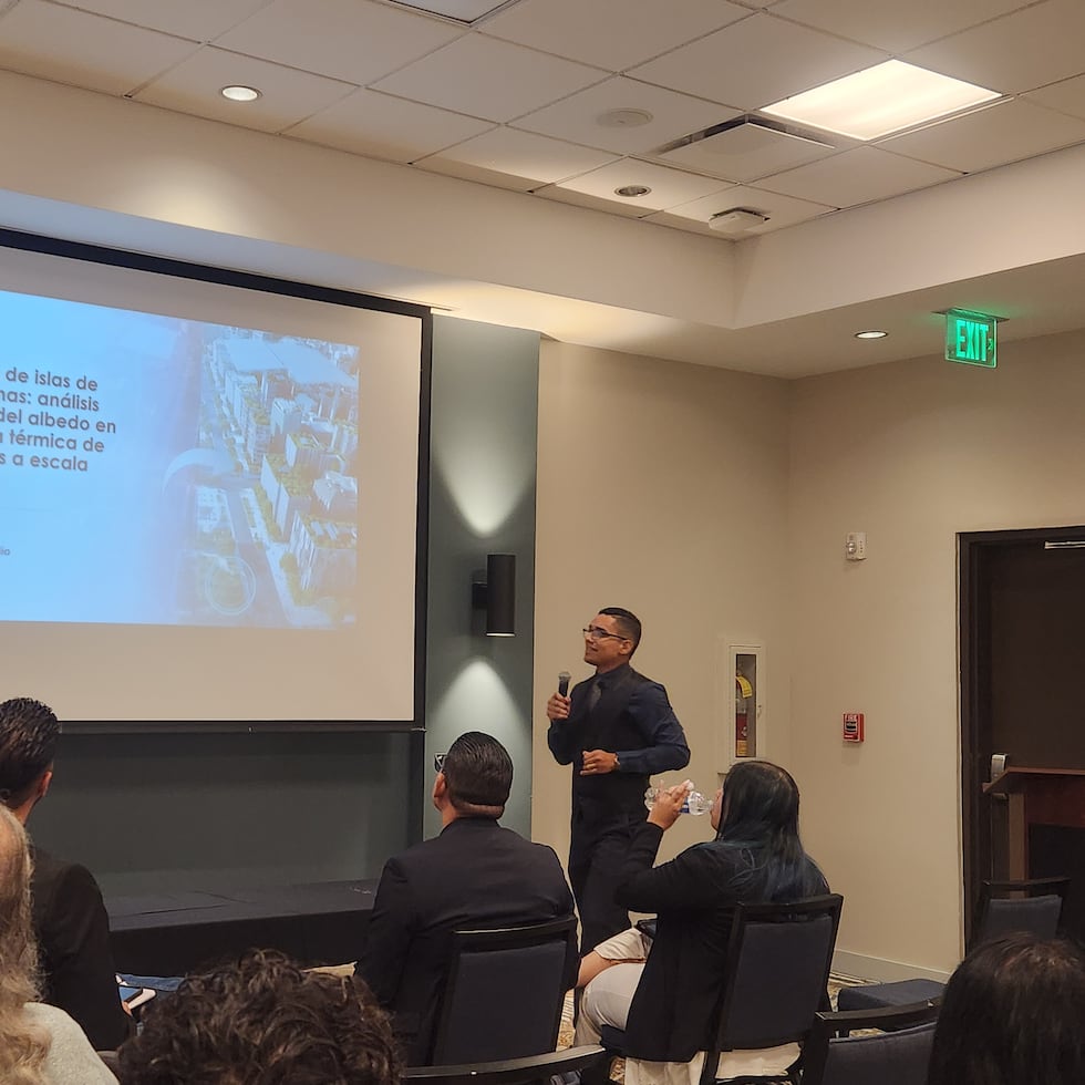 En el Foro Internacional Ciencia en Puerto Rico, cada participante hizo una presentación de ocho minutos sobre su proyecto, ante un público compuesto por padres, maestros, jóvenes y jueces expertos en cada categoría.