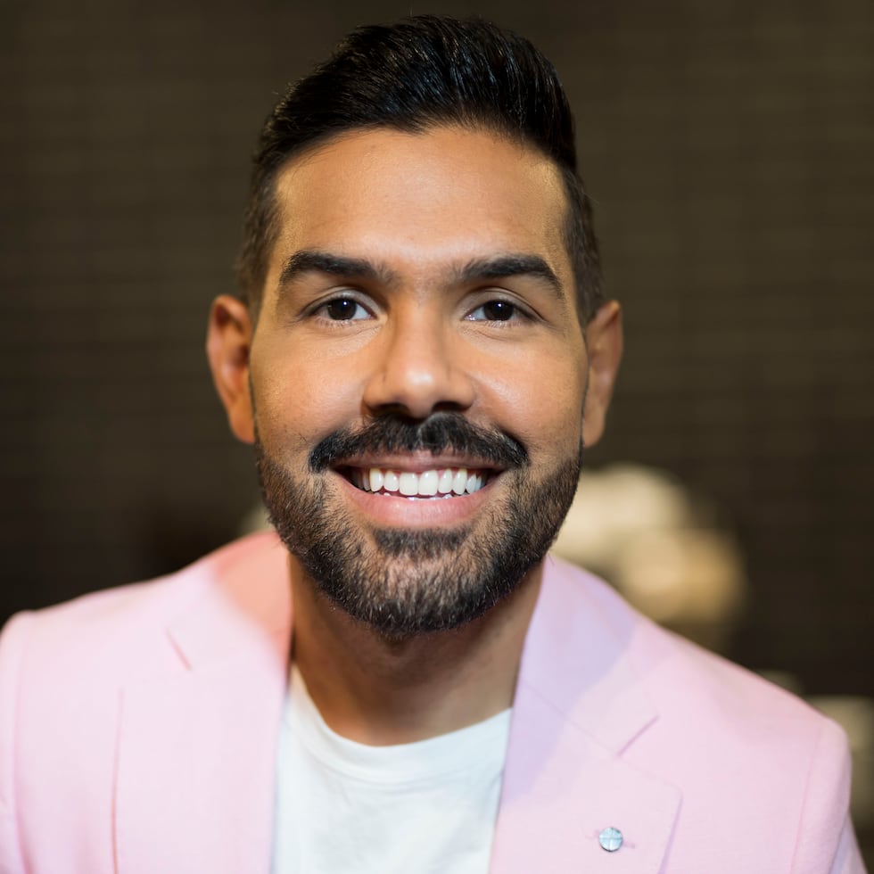 José Santana contrajo nupcias con Ángela Sabrina Díaz el 18 de noviembre de 2012.