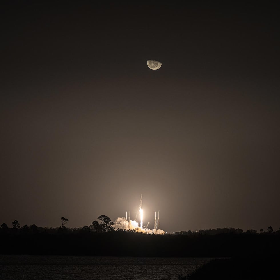 El multimillonario y fundador de SpaceX, Elon Musk, informó este lunes que la empresa espacial priorizará la construcción de una ciudad en la Luna antes que en Marte