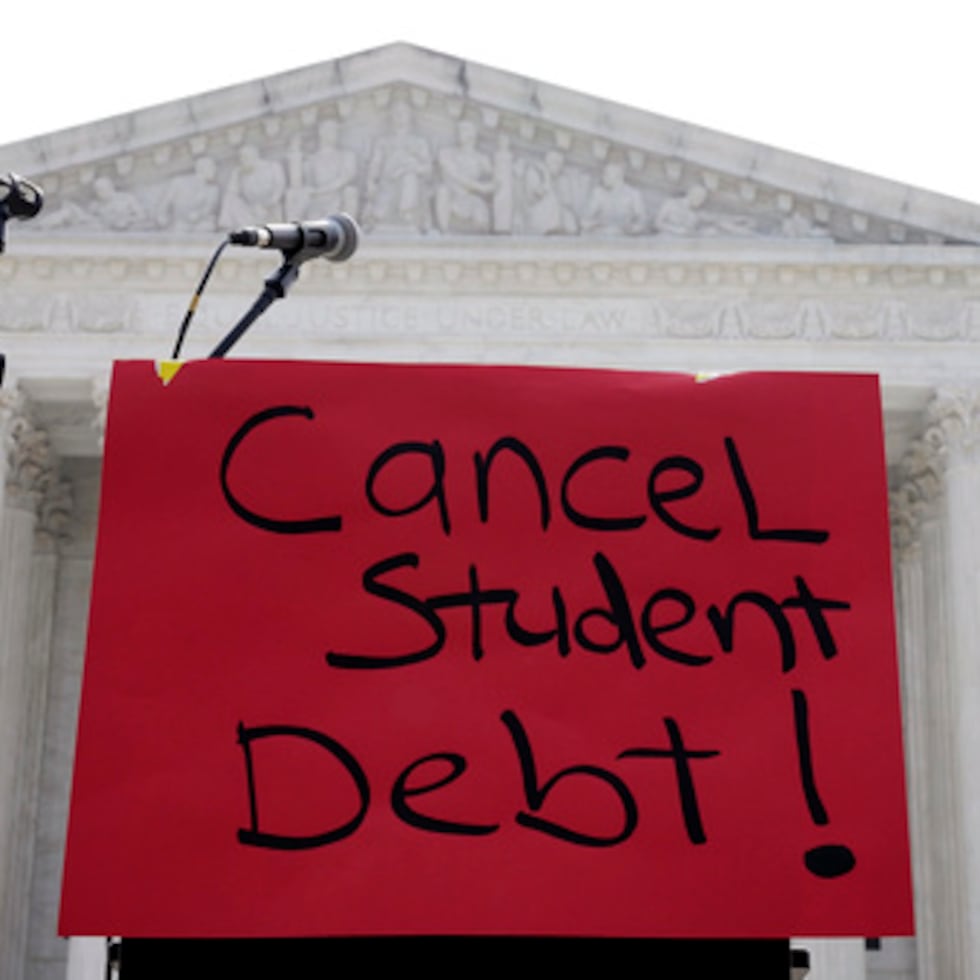 El Departamento de Educación restableció en mayo pasado el cobro de préstamos estudiantiles a millones de estadounidenses poniendo fin a las moratorias que comenzaron en 2020.