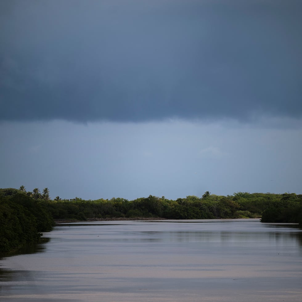 La vaguada continuará amplificándose y seguirá influyendo en las condiciones del tiempo al menos hasta el viernes.