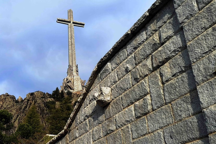 El monumento del Valle de los Caídos fue construido después de la Guerra Civil española por orden del general Franco, que ganó la contienda e impuso una dictadura. (EFE)