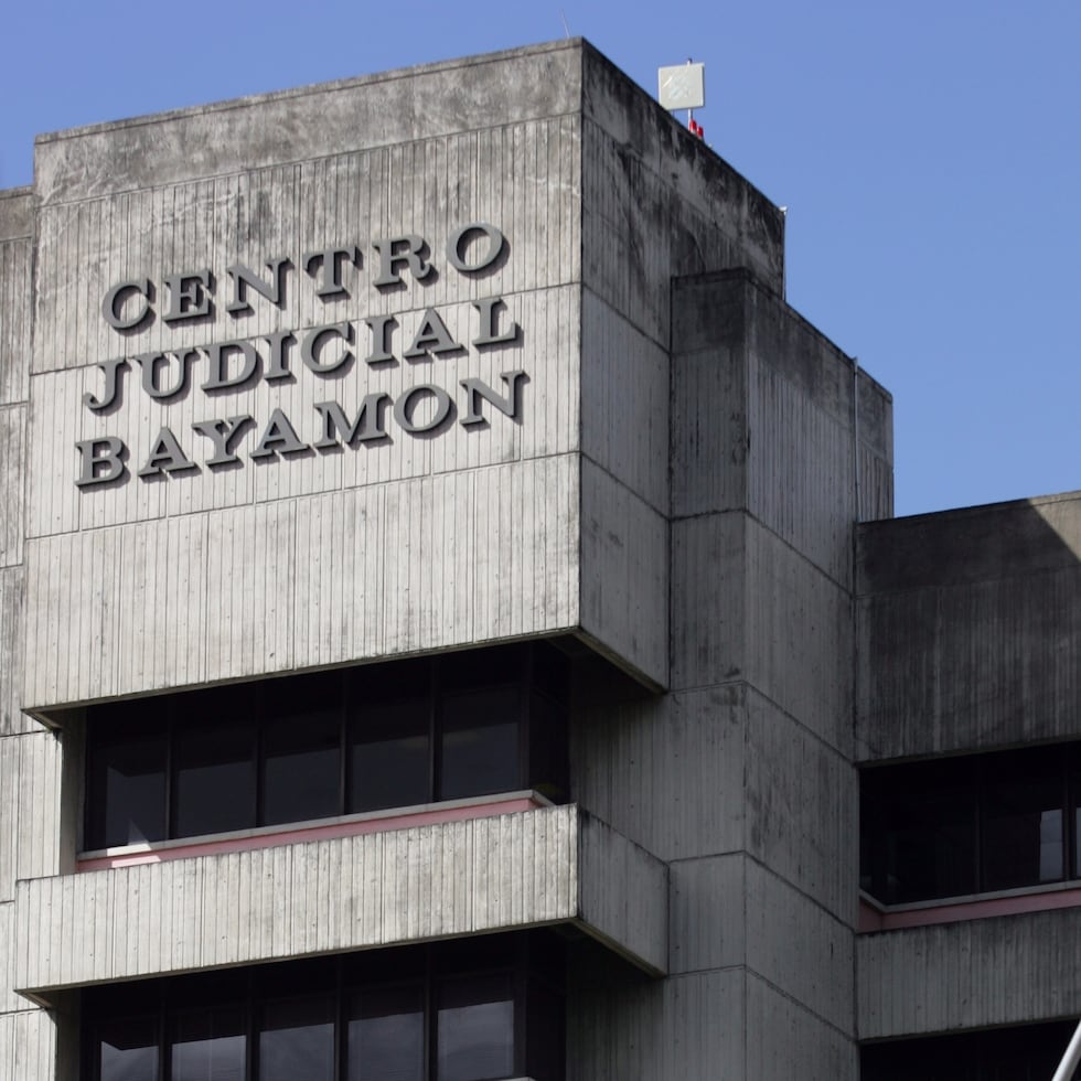 Chayanne Samo Rivera, de 31 años, enfrenta cuatro cargos criminales en el Tribunal de Bayamón.