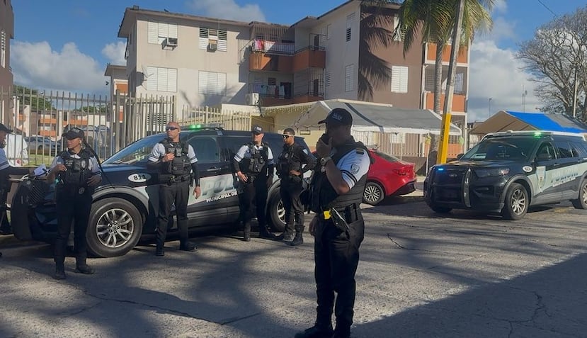 La rápida acción de agentes adscritos a la nueva Unidad Turística de la Policía Municipal de San Juan concluyó con el arresto, en minutos, de un individuo que presuntamente cometió un robo de auto a mano armada (“carjacking”) en una concurrida calle de Santurce