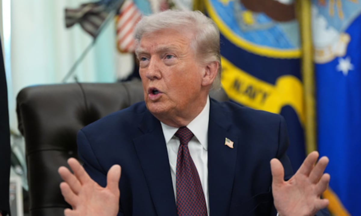 Donald Trump anuncia arancel del 100% a algunos fármacos patentados