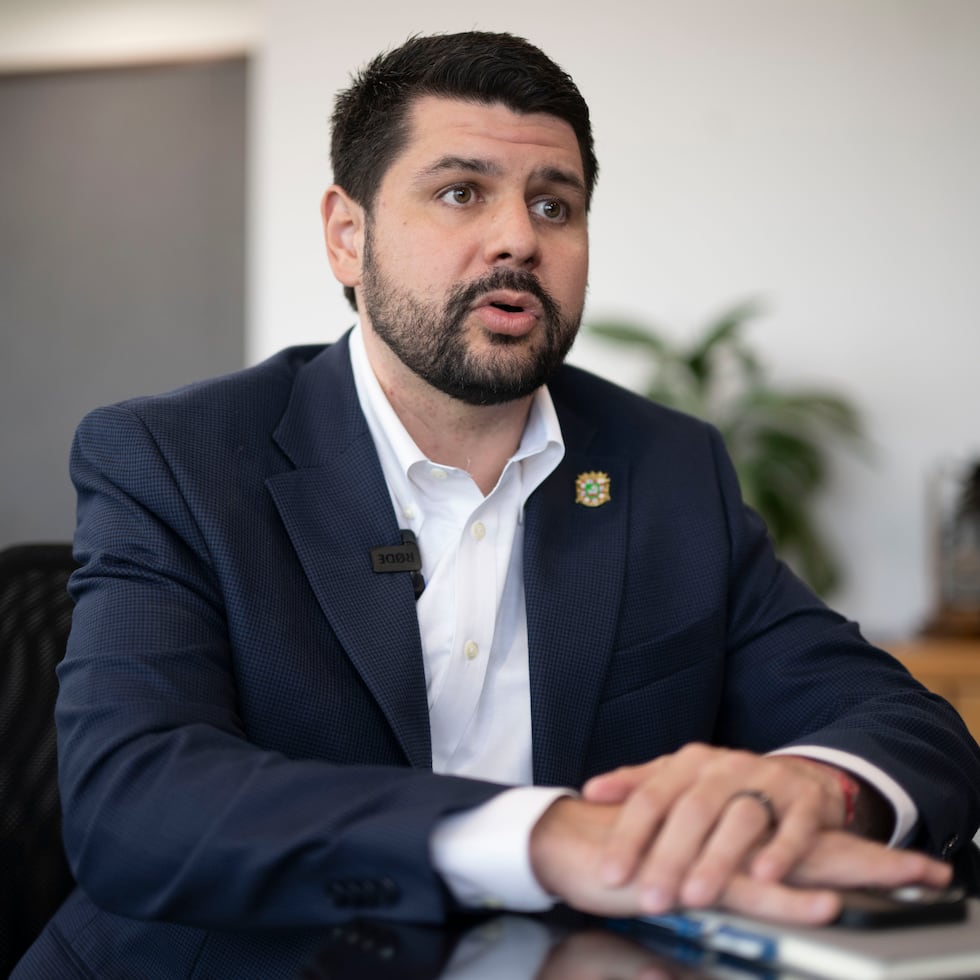 DDEC Secretary Carlos Ríos Pierluisi expects work on upgrades to the drinking water and sanitary sewer systems to begin between January and March of next year.
