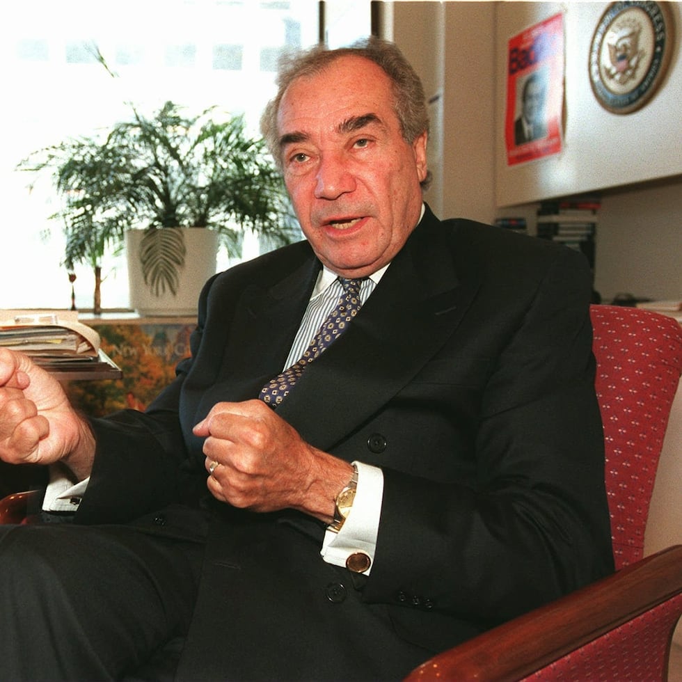 Herman Badillo fue el primer puertorriqueño en llegar al Congreso. Nacido en Caguas, fue electo a la Cámara de Representantes, en 1970, por el distrito 21 de Nueva York. Fue elegido para tres mandatos consecutivos, bajo el Partido Demócrata. Renunció a su escaño, en 1977, para fungir como vicealcalde de la Ciudad de Nueva York. Murió en 2014.