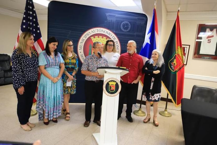 Conferencia de prensa para anunciar la cartelera del Teatro Rodante del Teatro La Perla.